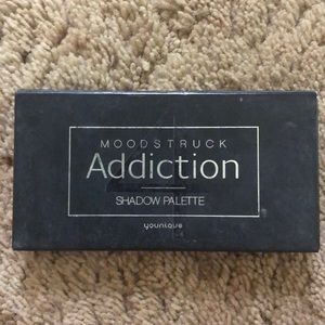Younique addiction 4 palette